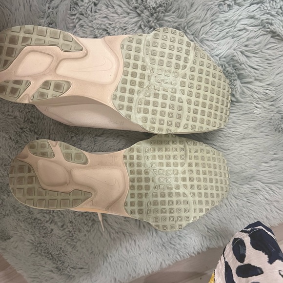 Nike Air Zoom-Type sneakers in pale ivory (barely worn) - Picture 12 of 13